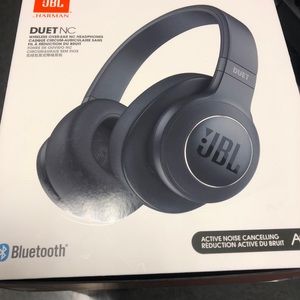 Jbl Bluetooth head phones
